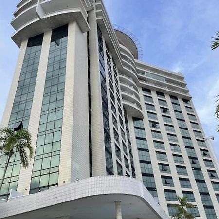 Flat No Condominio Do Edificio Tropical Executive E Residence Com Vista Para O Rio Manaos Extérieur photo